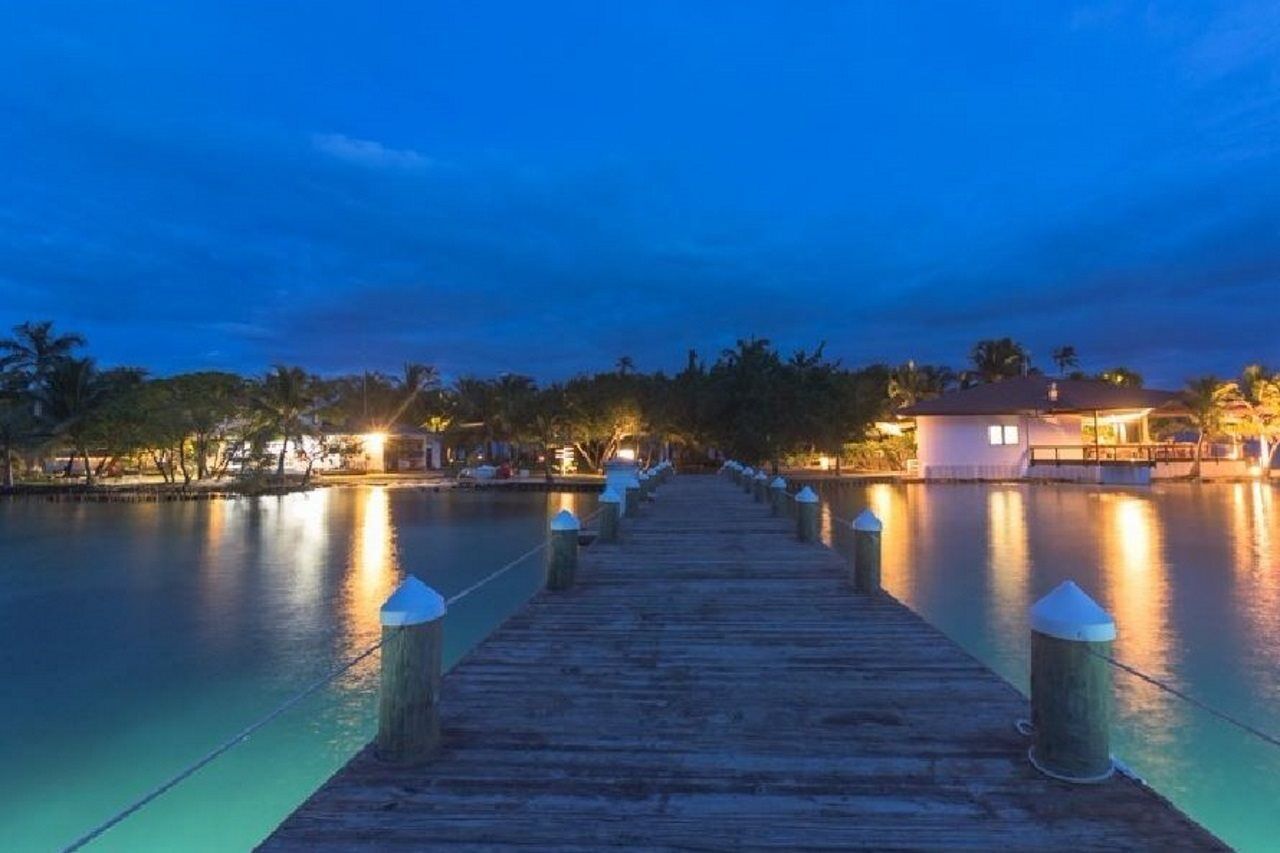 Hatchet Caye Island Resort (Adults Only) Placencia Екстер'єр фото